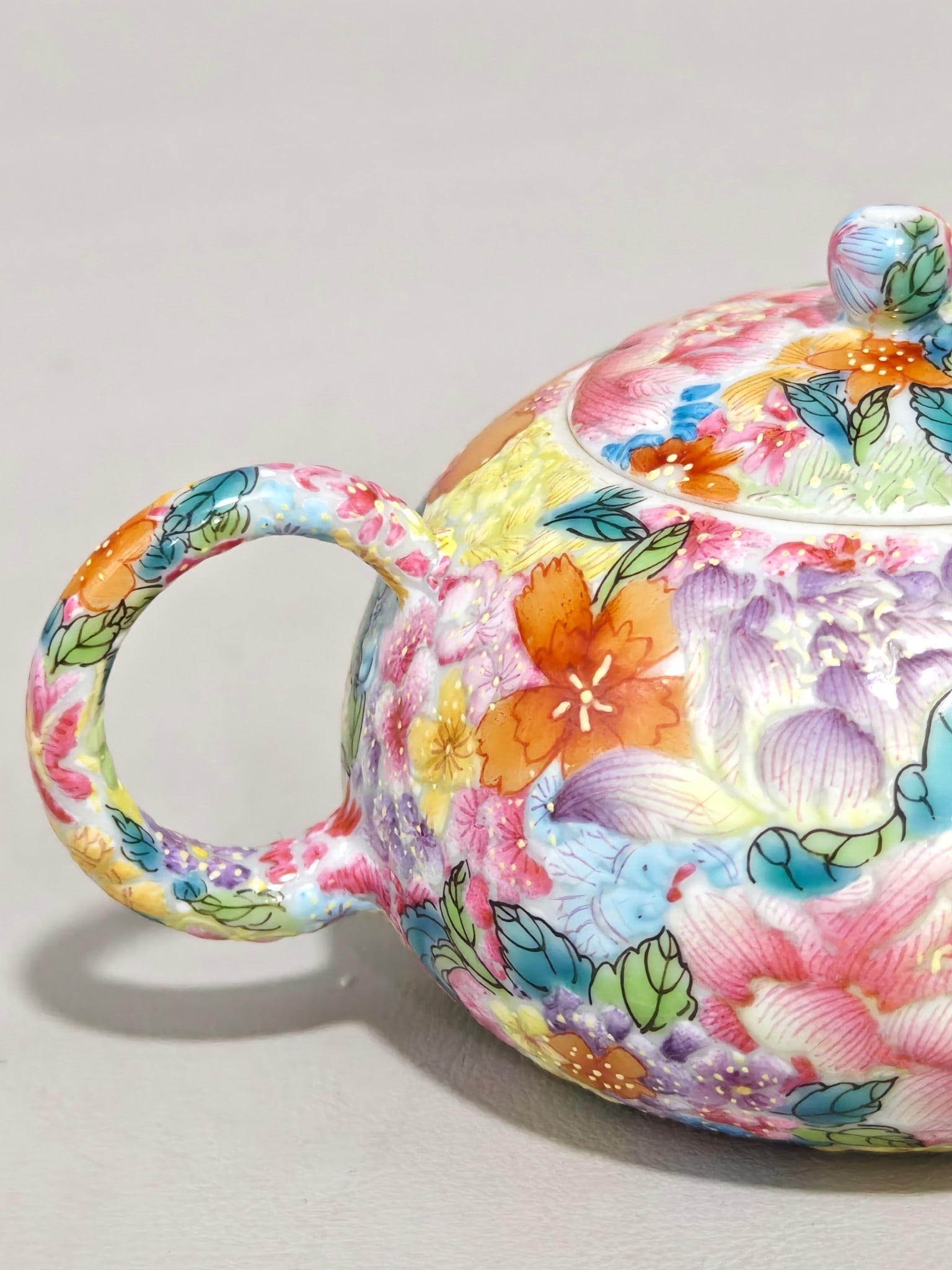 An Exquisite Enamel Flower Pattern Teapot - 7