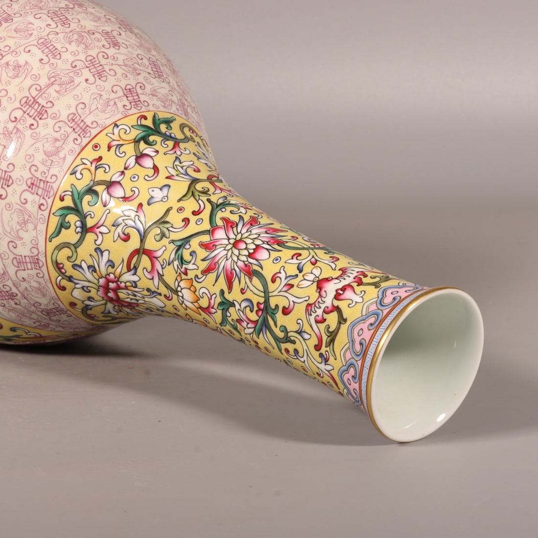 A Rare Enamel Lotus Pattern Vase - 7