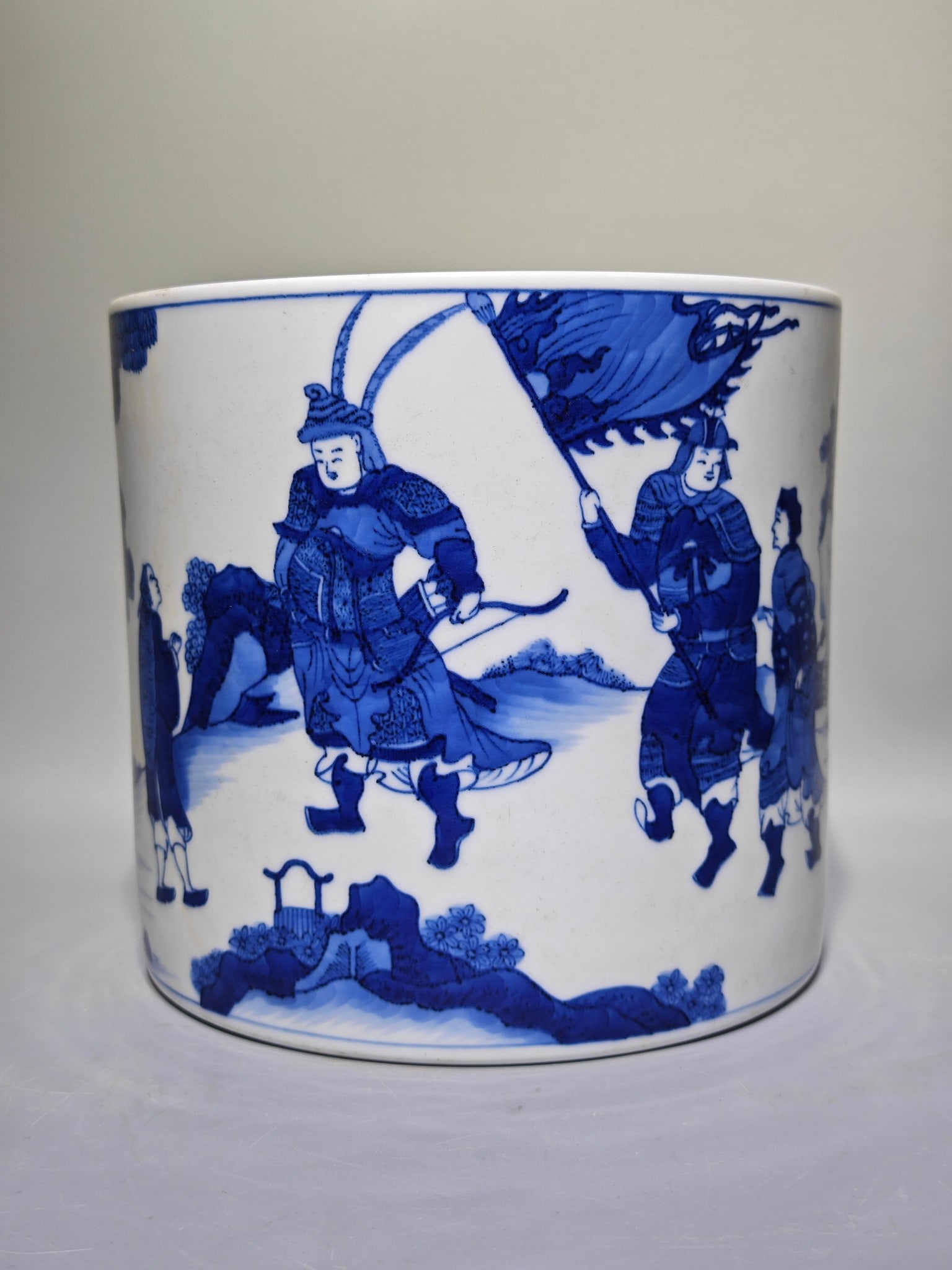 An Exquisite Blue and White Character and Story Pattern Brush Pot: An Exquisite Blue and White Character and Story Pattern Brush Pot,Qing Dynasty,China,Size:7.2inx7.9in 青花人物故事纹笔筒,中国清&