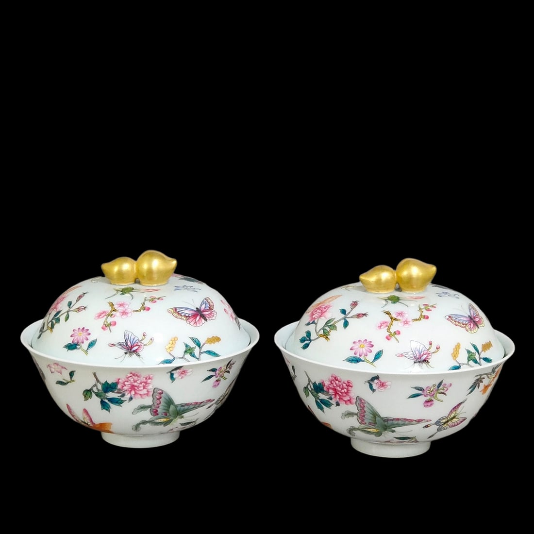 A Pair of Exquisite Famille-Rose Flower and Butterfly Pattern Bowls with Cover: A Pair of Exquisite Famille-Rose Flower and Butterfly Pattern Bowls with Cover,Qing Dynasty,China,Yongzheng Six-character Mark,Size:4.3inx4.9in 一对粉彩花卉蝴