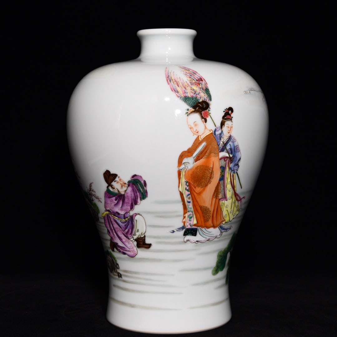 An Exquisite Famille-Rose Character and Story Pattern Vase: An Exquisite Famille-Rose Character and Story Pattern Vase,Qing Dynasty,China,Yongzheng Six-character Mark,Size:10.6inx7.5in 粉彩人物故事纹瓶,中&#