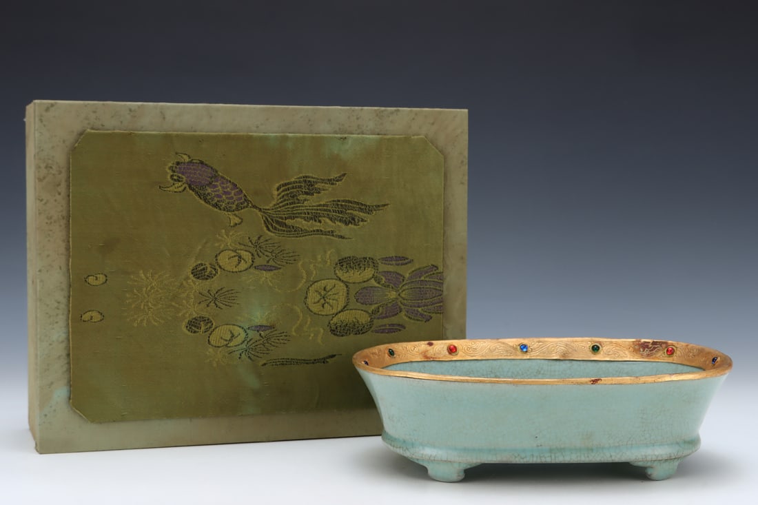 An Exquisite Ru yao Sky Blue Glazed Cover with Gold Brush Washer,Inlaid Gems (1 of 8)