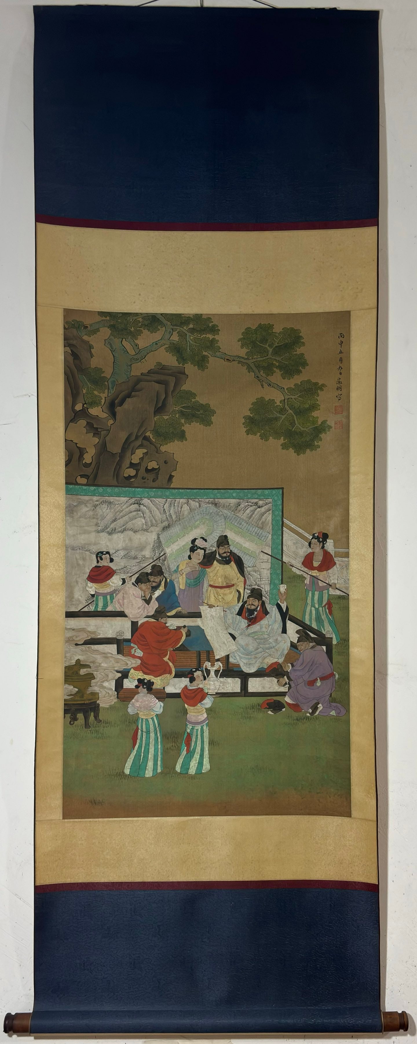 A Chinese Vertical Scroll Ink Painting of Character and Story on Silk: A Chinese Vertical Scroll Ink Painting of Character and Story on Silk,Wen Zhiming,Size:36.2inx20.5in 一幅中国水墨绢本人物故事