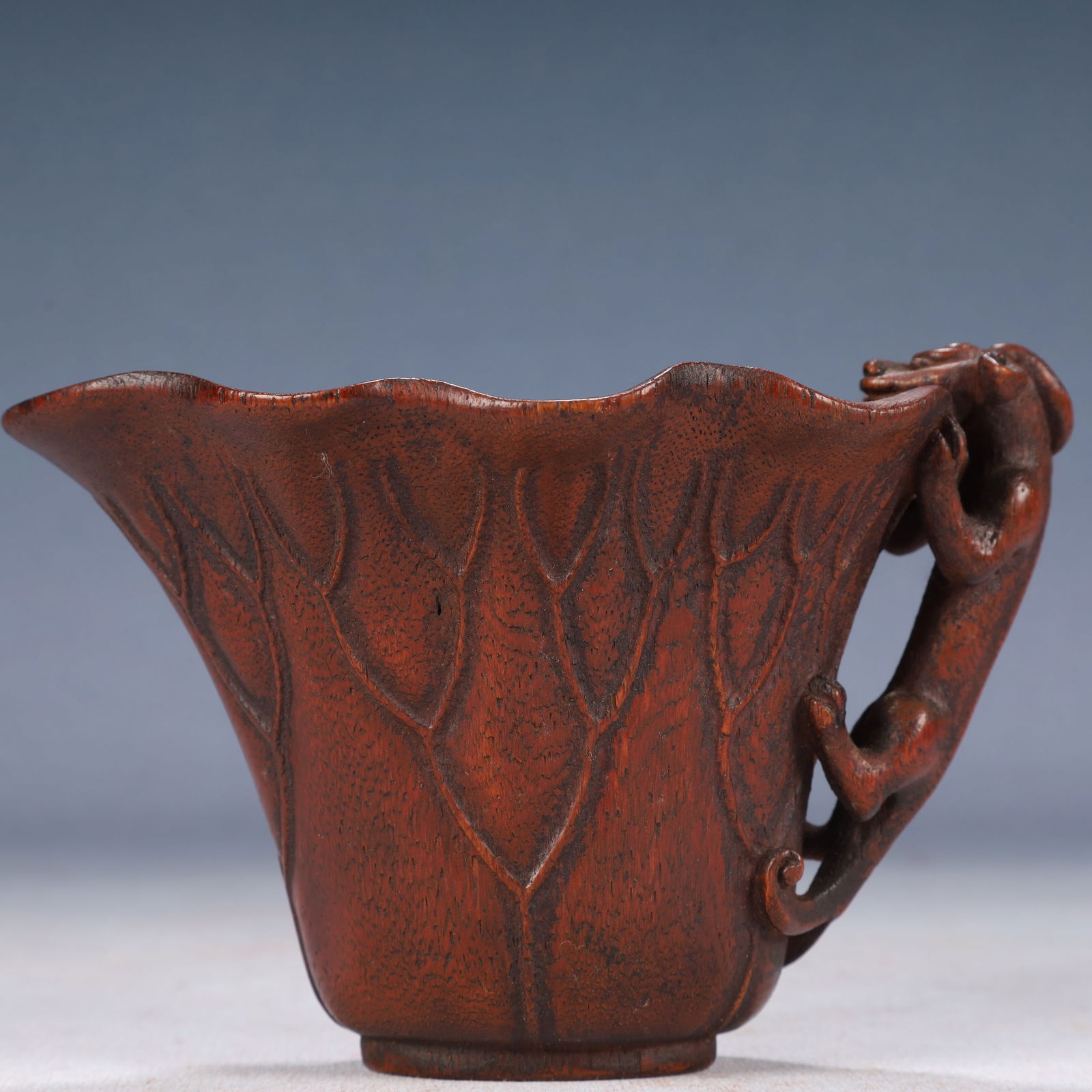 An Exquisite Eaglewood Chi-Dragon Pattern Cup: An Exquisite Eaglewood Chi-Dragon Pattern Cup,Qing Dynasty, China,Size:4.7inx3.5inx3.3in,Weight:100g 沉香木螭龙纹杯,中国清代