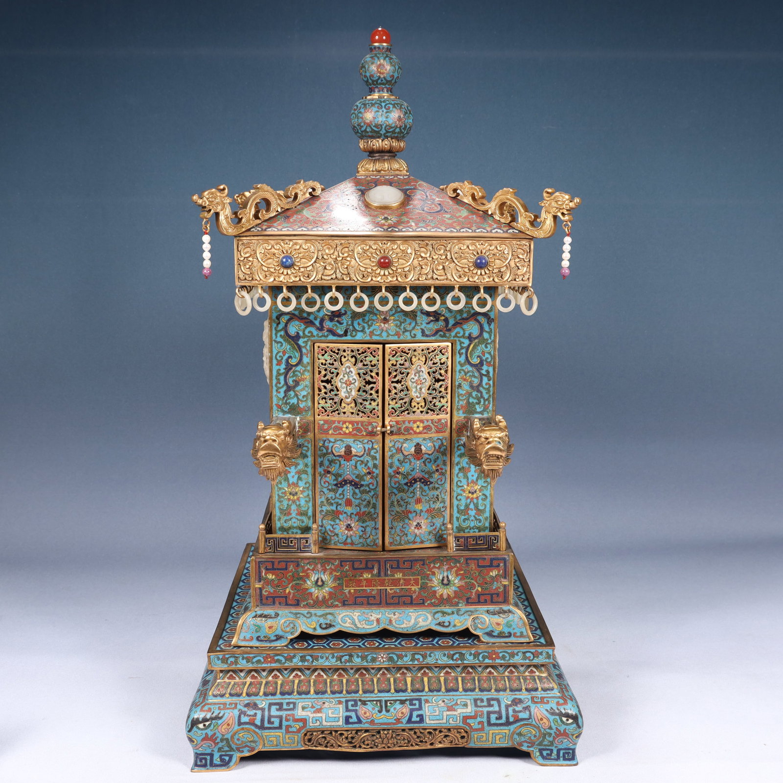 A Huge Cloisonne Inlaid White Jade Hollow Lotus,Dragon and Phoenix Pattern Ornament,Inlaid Gems: A Huge Cloisonne Inlaid White Jade Hollow Lotus,Dragon and Phoenix Pattern Ornament,Inlaid Gems,Qing Dynasty, China,Qianlong Six-character Mark,Size:18.5inx13inx25.2in,Weight:13200g 景泰&#