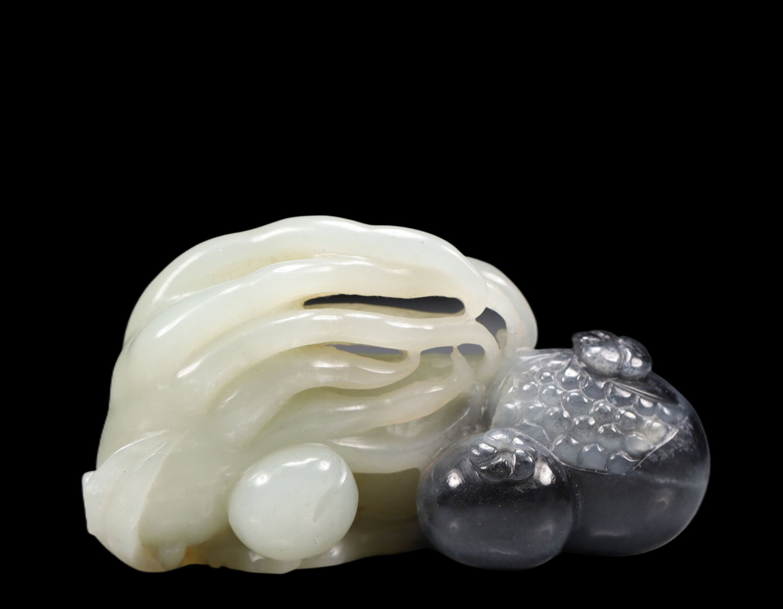 An Exquisite Greenish Jade Pomegranate Pattern Bergamot Ornament (1 of 7)