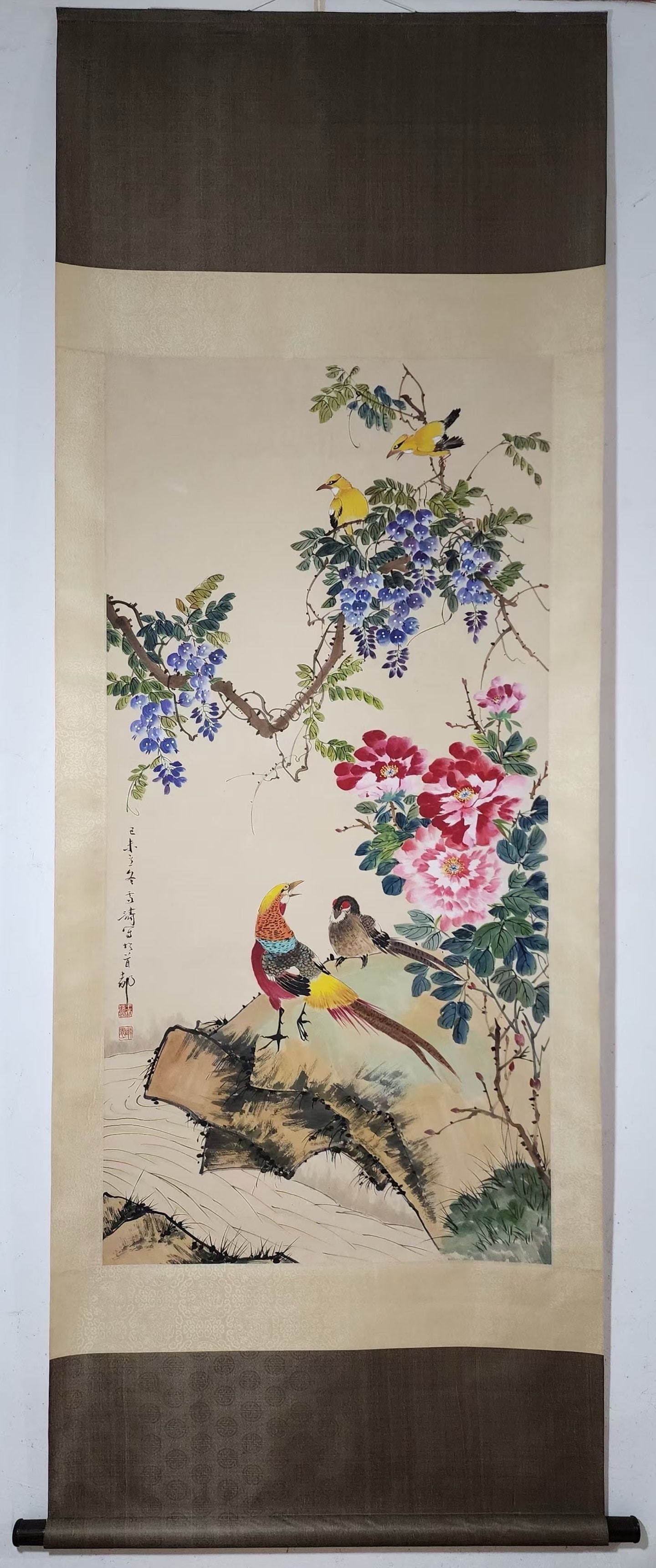 A Chinese Vertical Scroll Ink Painting of Flower and Bird on Paper: A Chinese Vertical Scroll Ink Painting of Flower and Bird on Paper,Wang Xuetao,Size:53.7inx26.6in 一幅中国水墨花鸟画立轴,王Ƃ