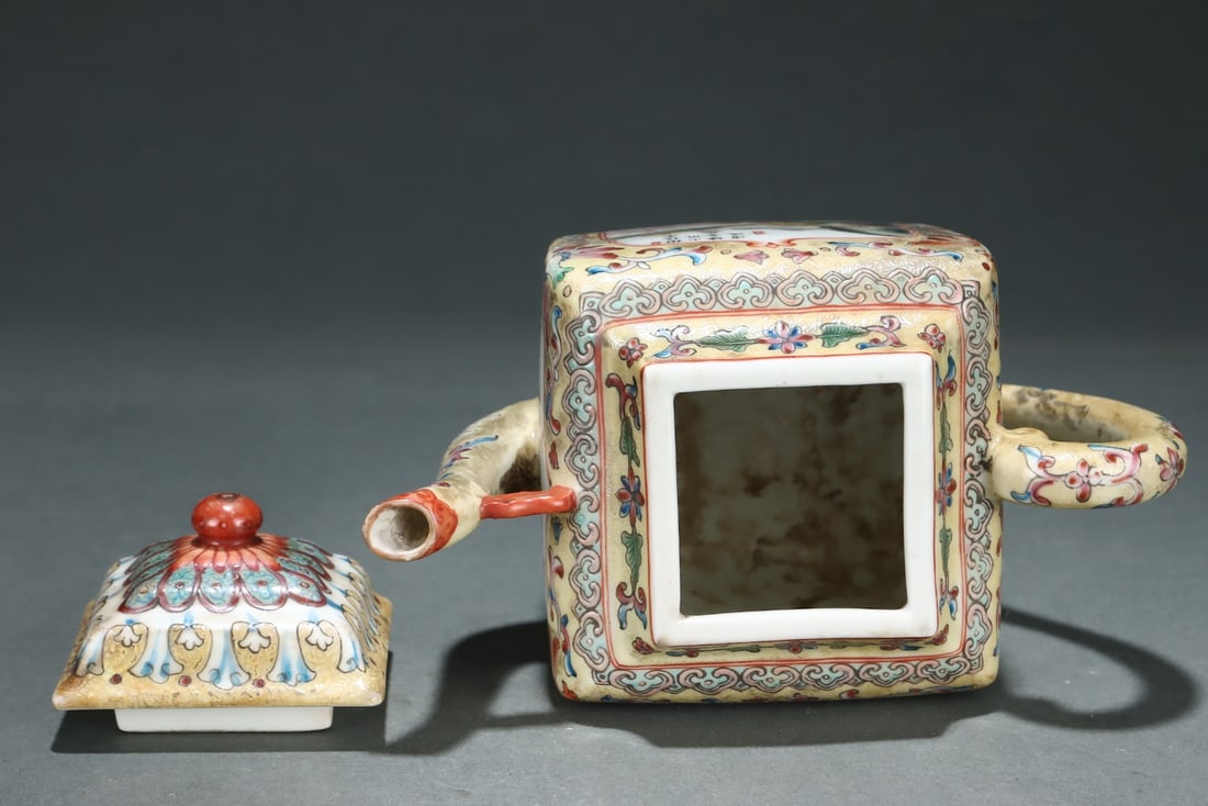 An Exquisite Enamel Landscape Pattern Teapot - 6