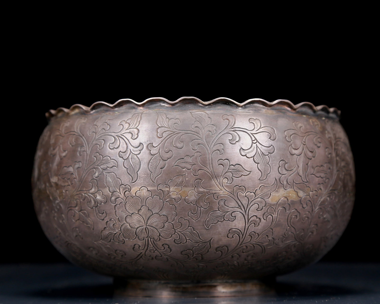 An Exquisite Silver Flower Pattern Jar - 2