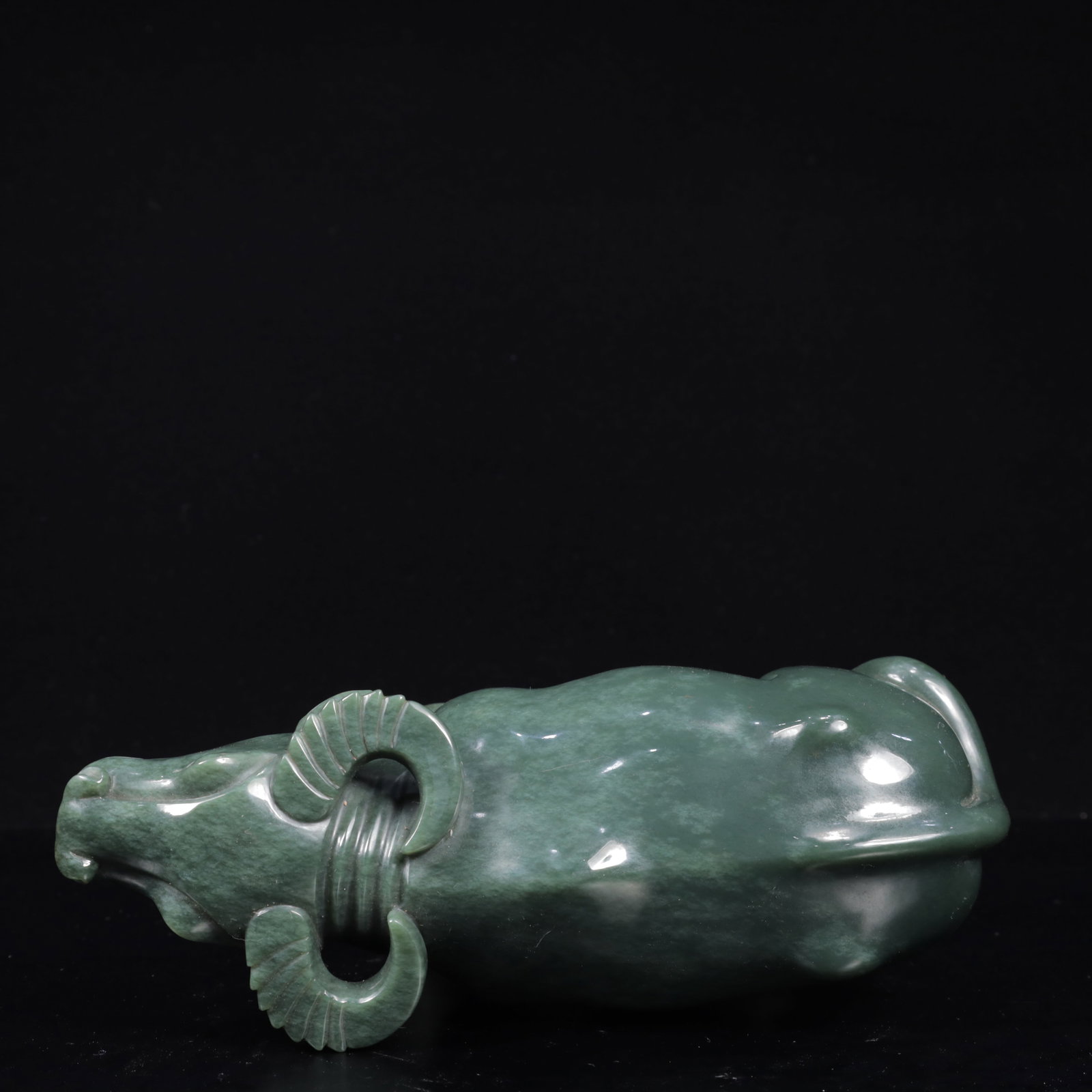 An Exquisite Jasper Buffalo Pattern Ornament - 12