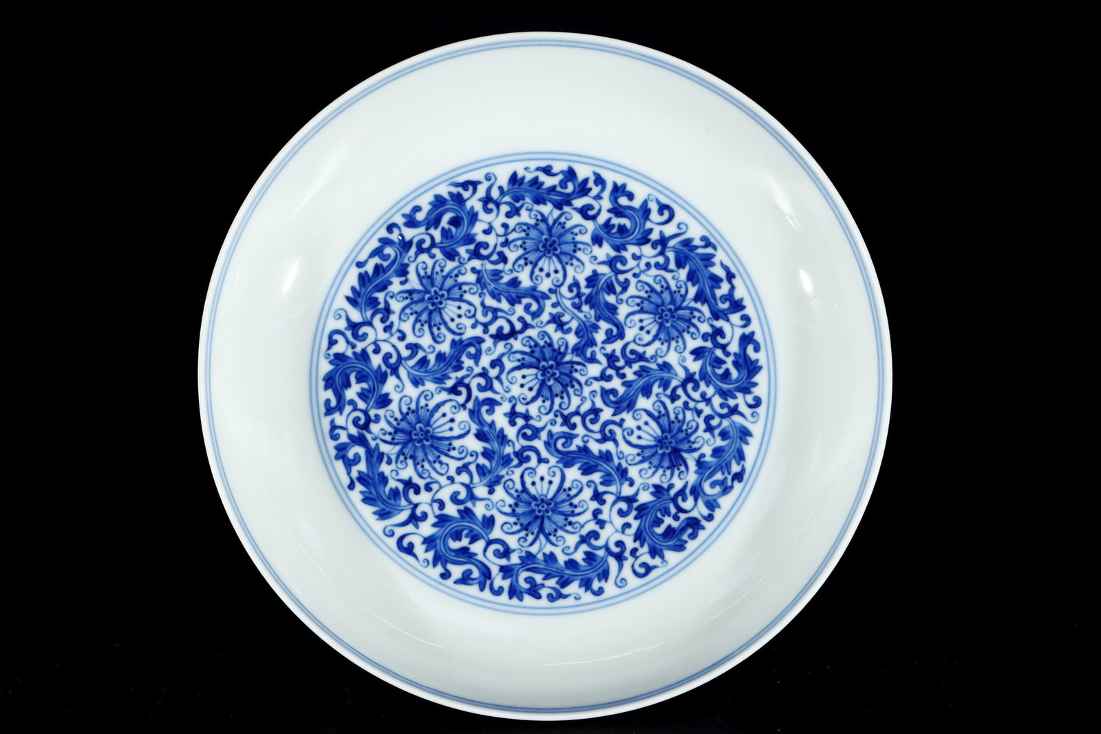 An Exquisite Blue and White Lotus Pattern Plate (1 of 9)