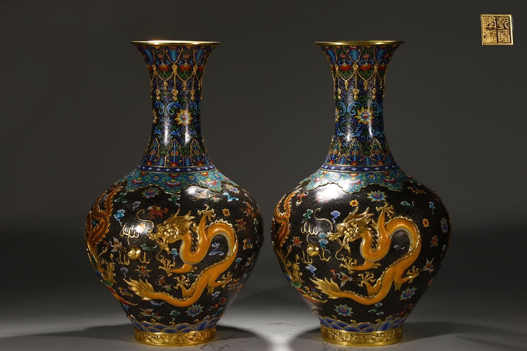 A Pair of Hugee Cloisonne Enamel Dragon and Phoenix Pattern Vases: A Pair of Hugee Cloisonne Enamel Dragon and Phoenix Pattern Vases,Qing Dynasty, China,Qianlong Four-Character Mark,Size:25.2inx15in*2,Weight:20.5kg*2 一对景泰蓝珐&#