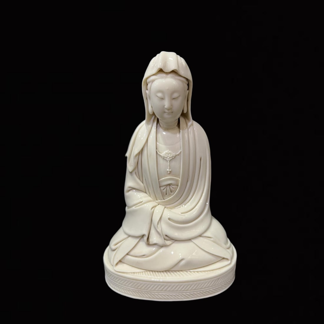 A Solemn Blance-De-Chine Statue of Avalokitesvara: A Solemn Blance-De-Chine Statue of Avalokitesvara,Ming Dynasty,China,He Chaozong Mark,Size:9.6in 德化瓷观音像,中国明代,何朝ê