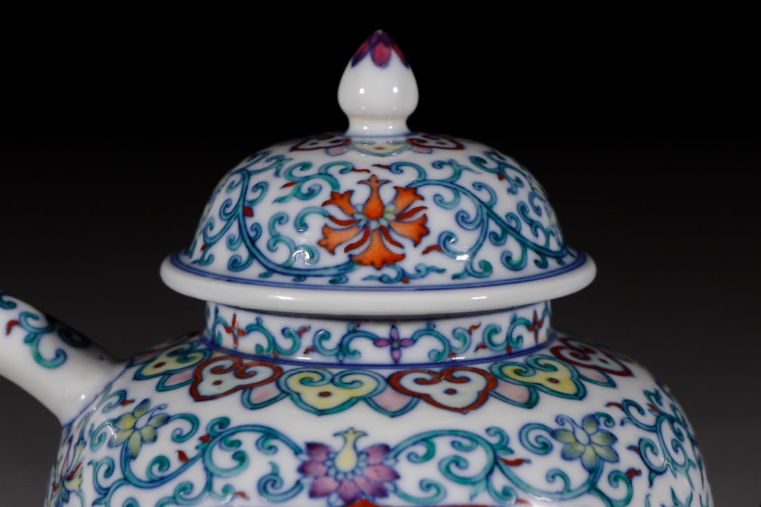 An Exquisite Doucai Lotus Pattern Pot - 4