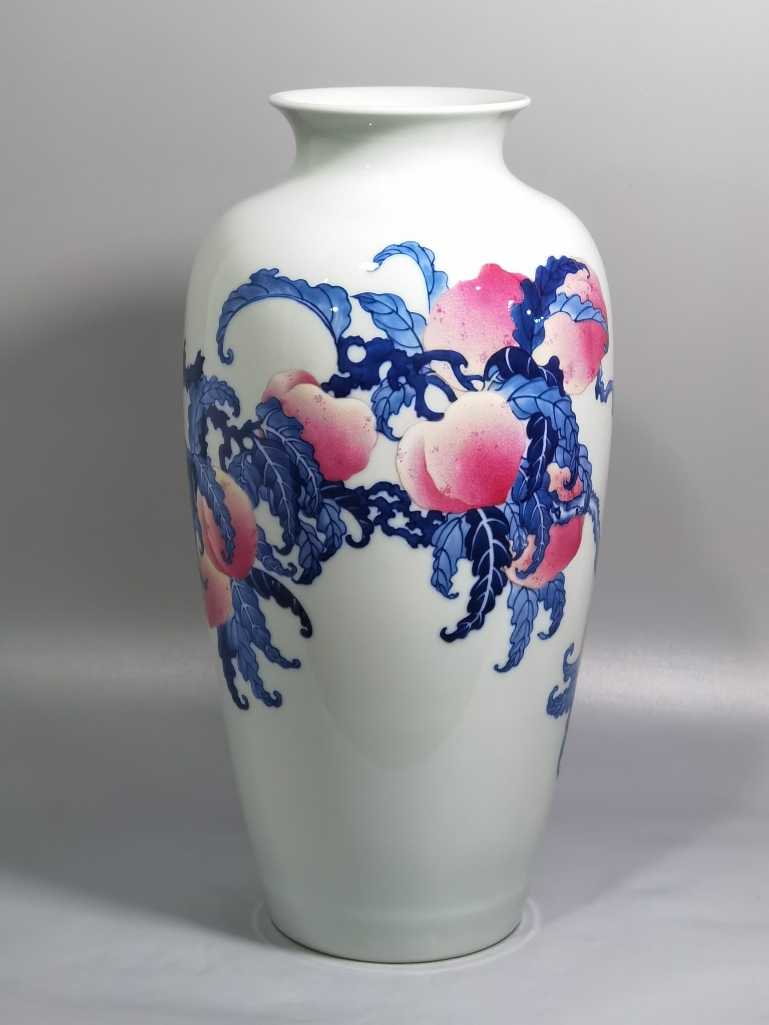 A Rare Blue and White Famille-Rose Peach Pattern Vase: A Rare Blue and White Famille-Rose Peach Pattern Vase,Qing Dynasty,China,With Mark,Size:13.9inx7.1in 青花粉彩桃子纹瓶,中国清代,&