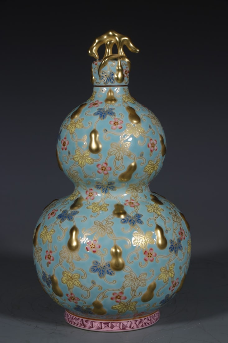 An Exquisite Turquoise Glazed Gourd Pattern Gourd-Shaped Vase (1 of 8)