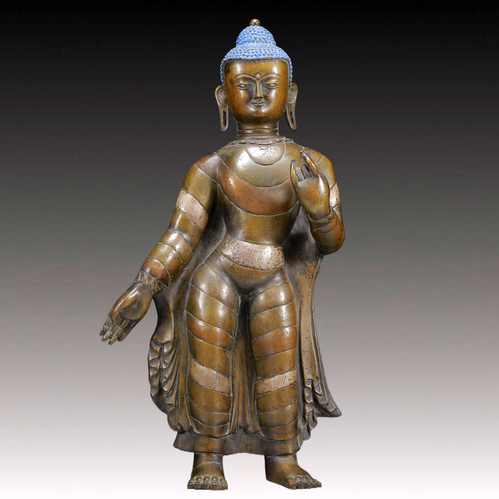A Solemn Bronze Statue of Sakyamuni: A Solemn Bronze Statue of Sakyamuni,Ming Dynasty, China,Size:9.1inx3.9inx19.7in,Weight:7255g 铜如来像，明代