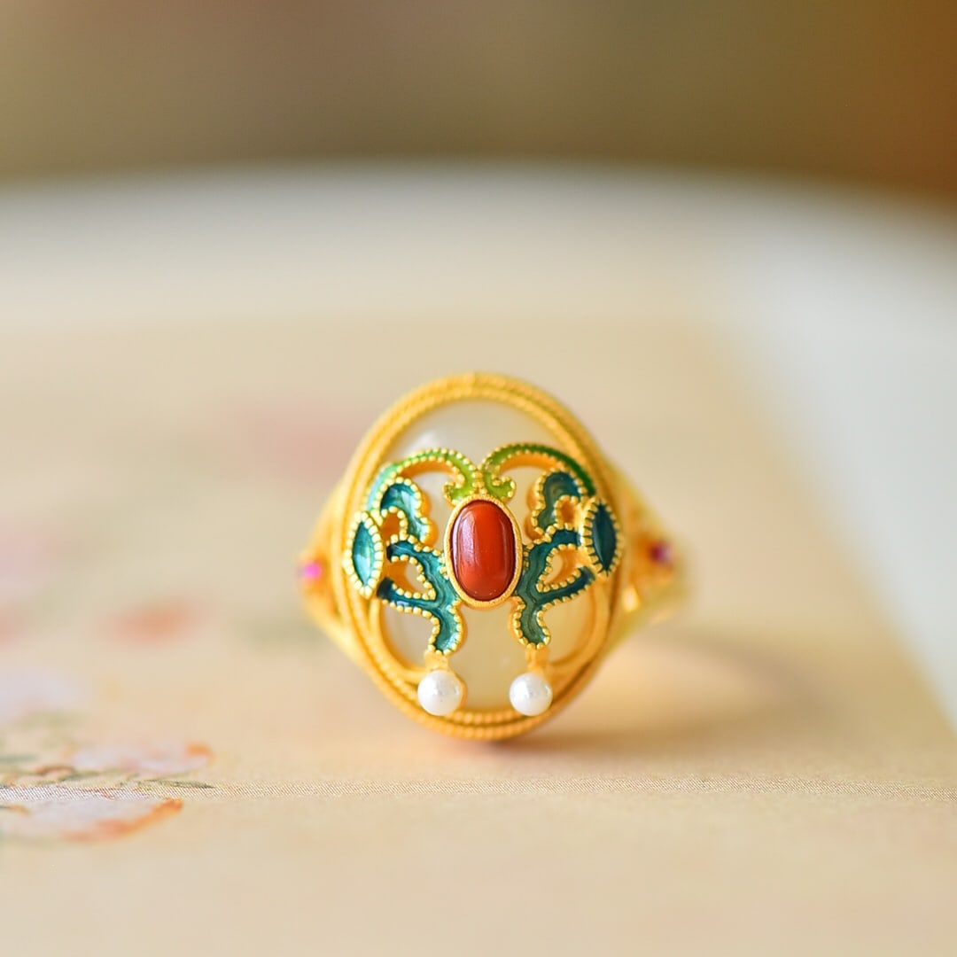 An Exquisite Sterling Silver-Gold Plated Inlaid White Jade Enamel Cloisonne Ring: An Exquisite Sterling Silver-Gold Plated Inlaid White Jade Enamel Cloisonne Ring,Size:0.5inx0.6in 纯银镀金镶白玉珐琅景泰蓝ৎ