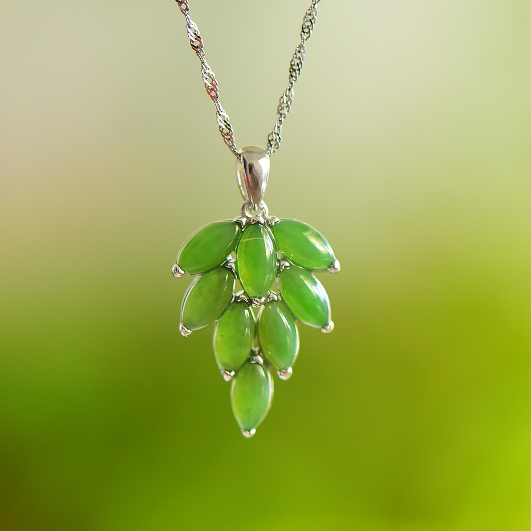 An Exquisite Sterling Silver Inlaid Jasper Pendant (1 of 5)