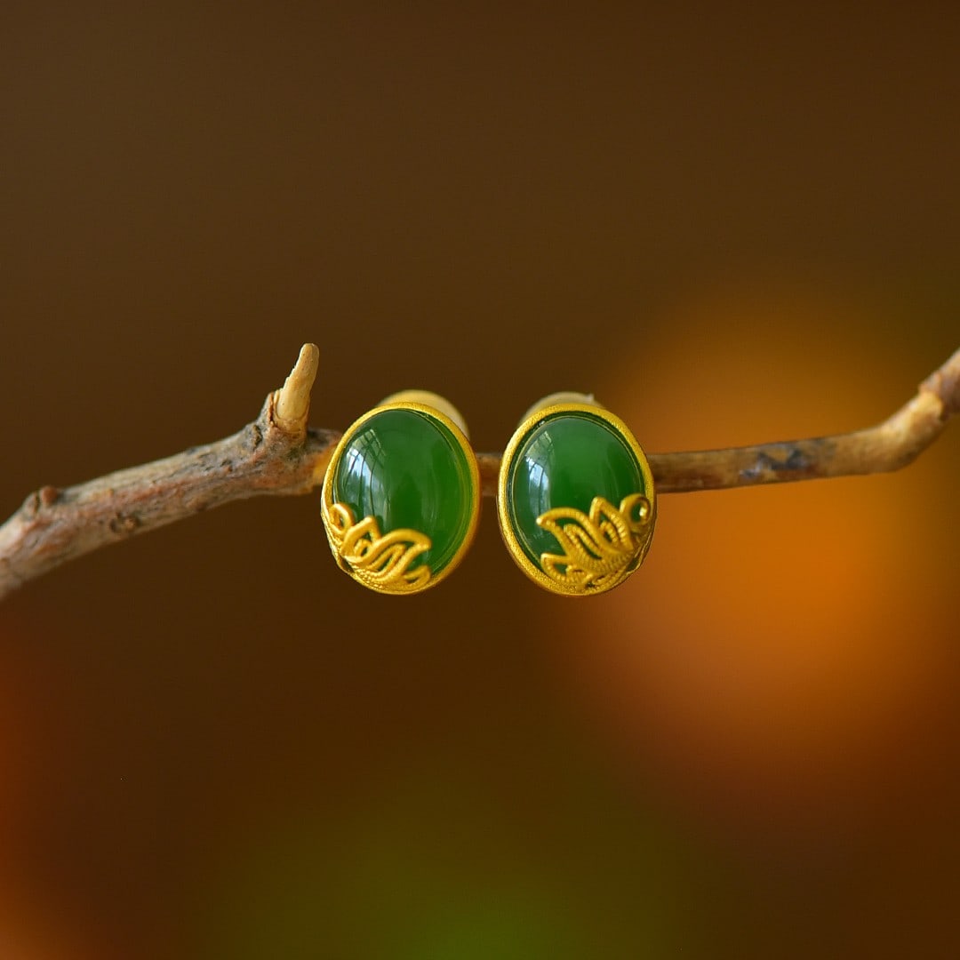 A Pair of Exquisite Sterling Silver-Gold Plated Inlaid Jasper Earrings: A Pair of Exquisite Sterling Silver-Gold Plated Inlaid Jasper Earrings,Size:0.3inx0.4in 一对纯银镀金镶碧玉耳环