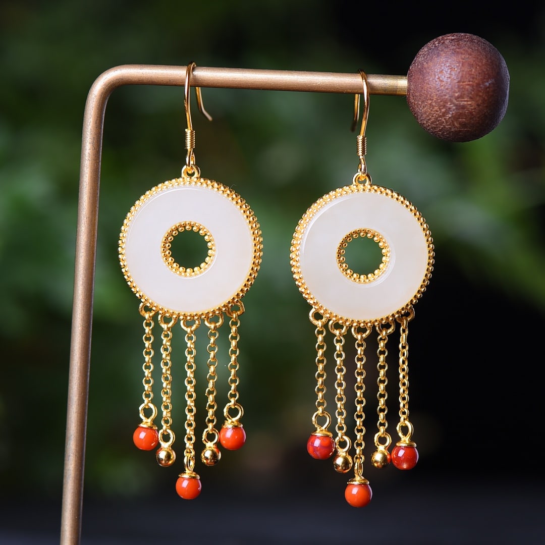 A Pair of Exquisite Sterling Silver-Gold Plated Inlaid White Jade Earrings: A Pair of Exquisite Sterling Silver-Gold Plated Inlaid White Jade Earrings,Size:0.7inx0.7in 一对纯银镀金镶白玉耳环