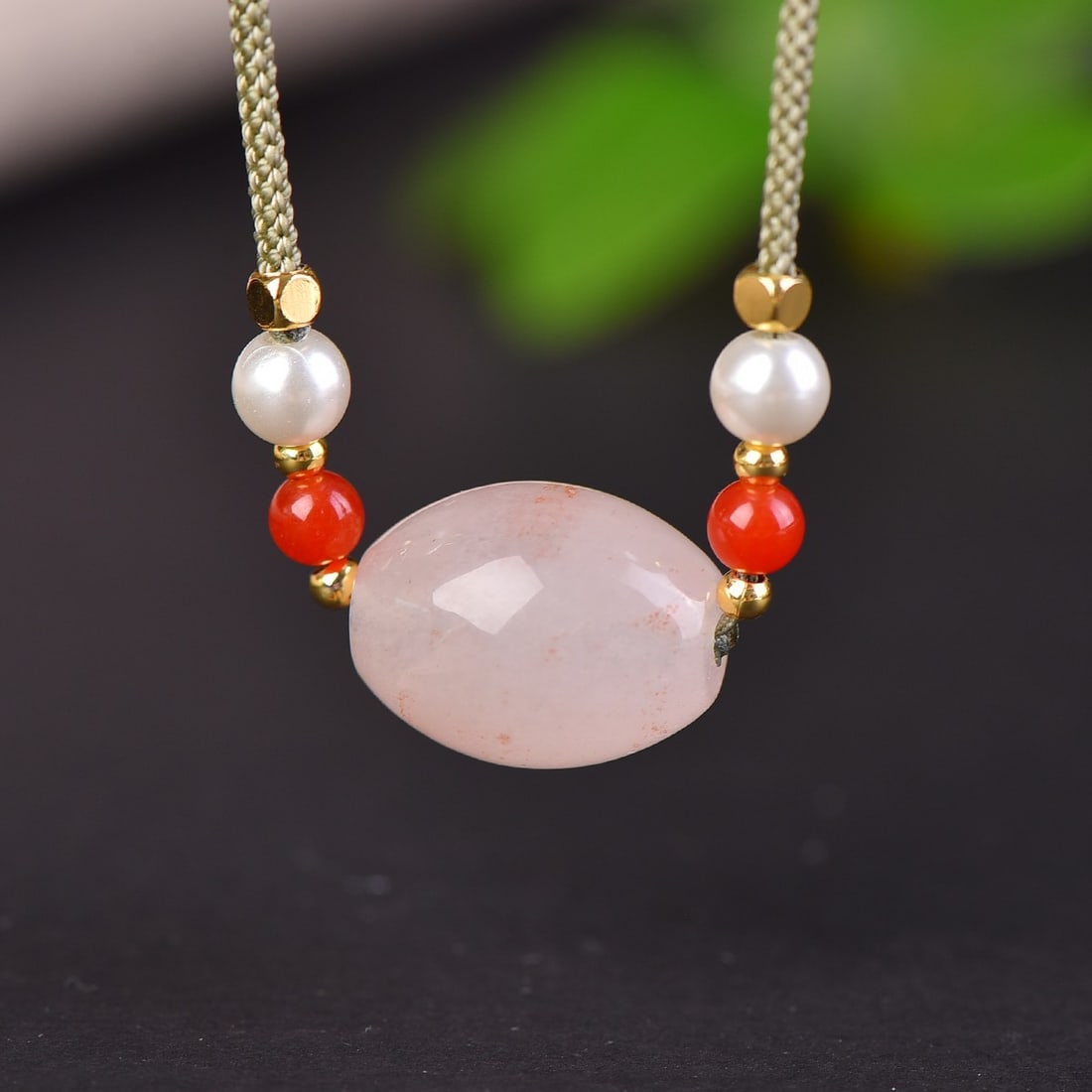 An Exquisite Jadeite Pendant: An Exquisite Jadeite Pendant,Size:0.6inx0.7inx20*0.8in 翡翠挂件