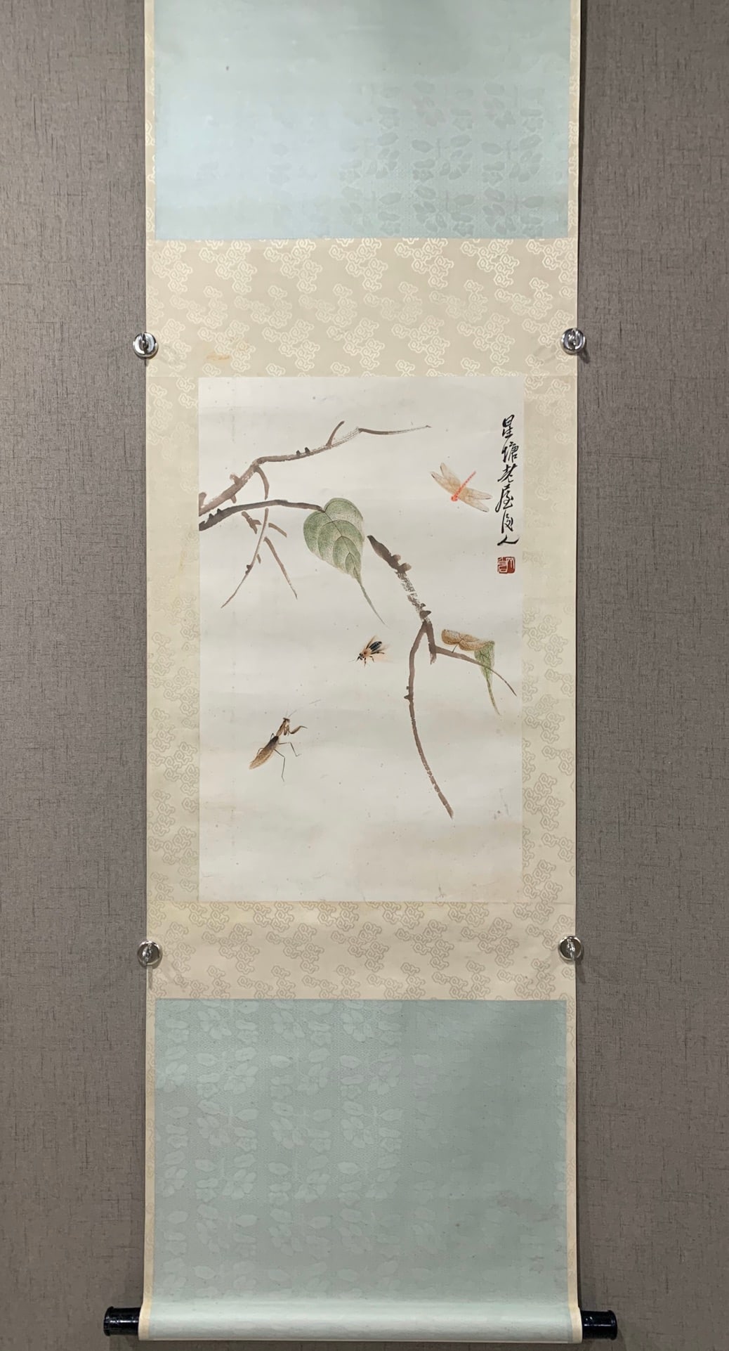 A Chinese Vertical Scroll Ink Painting of Insect on Paper,Qi Baishi: A Chinese Vertical Scroll Ink Painting of Insect on Paper,Qi Baishi,Size:26inx16.1in 一幅中国水墨昆虫图立轴,齐白石