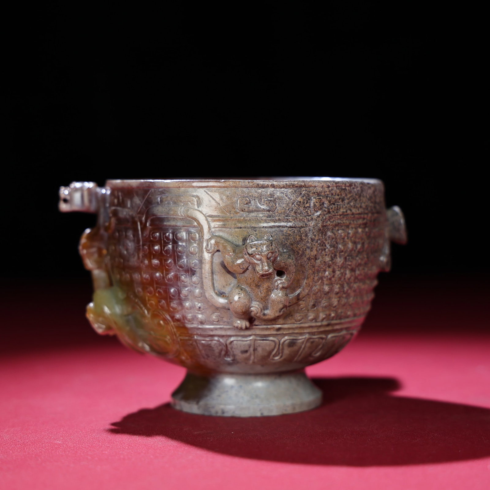 An Exquisite Archaic Jade Chi-Dragon Pattern Cup - 4