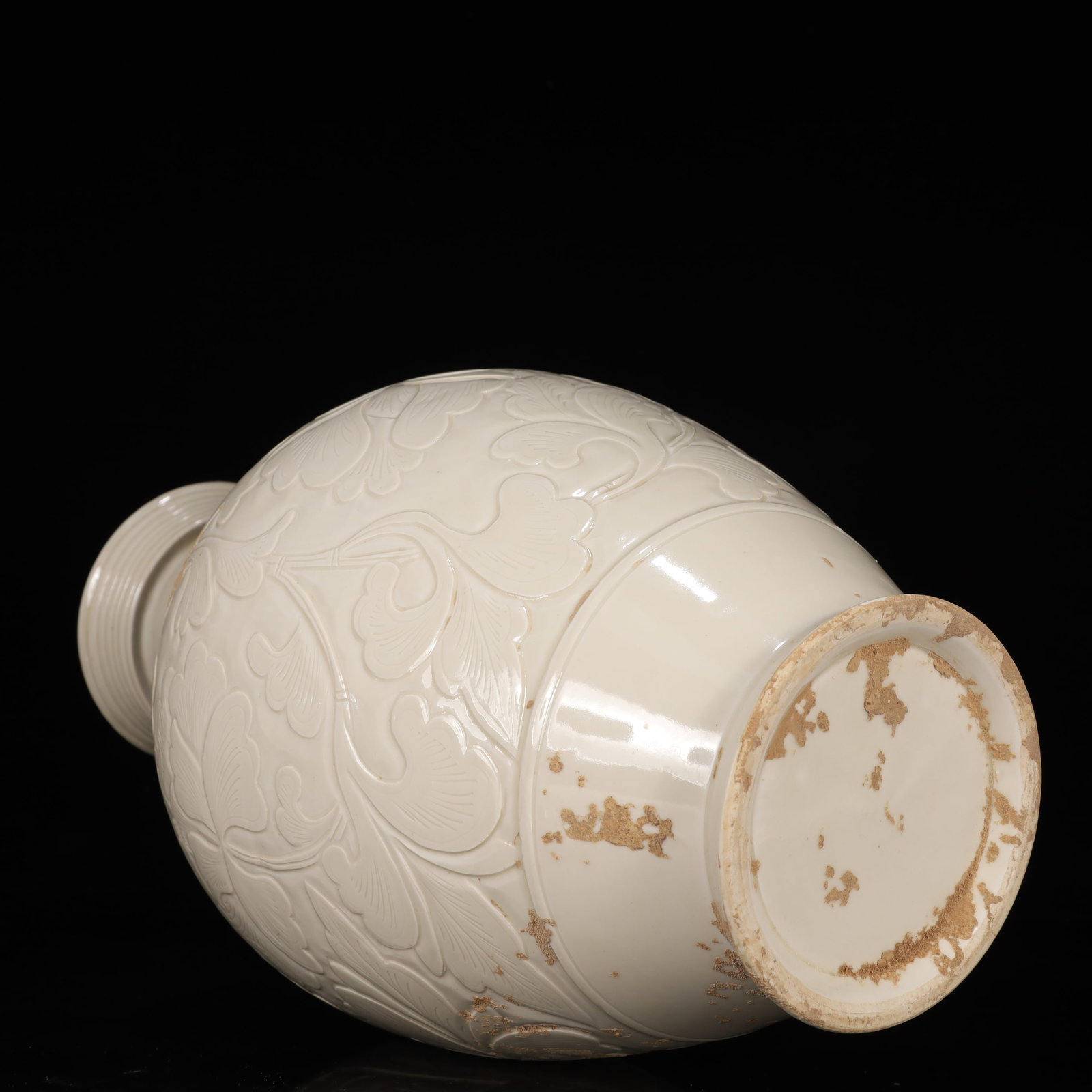 A Rare Ding yao Dragon Pattern Vase - 10
