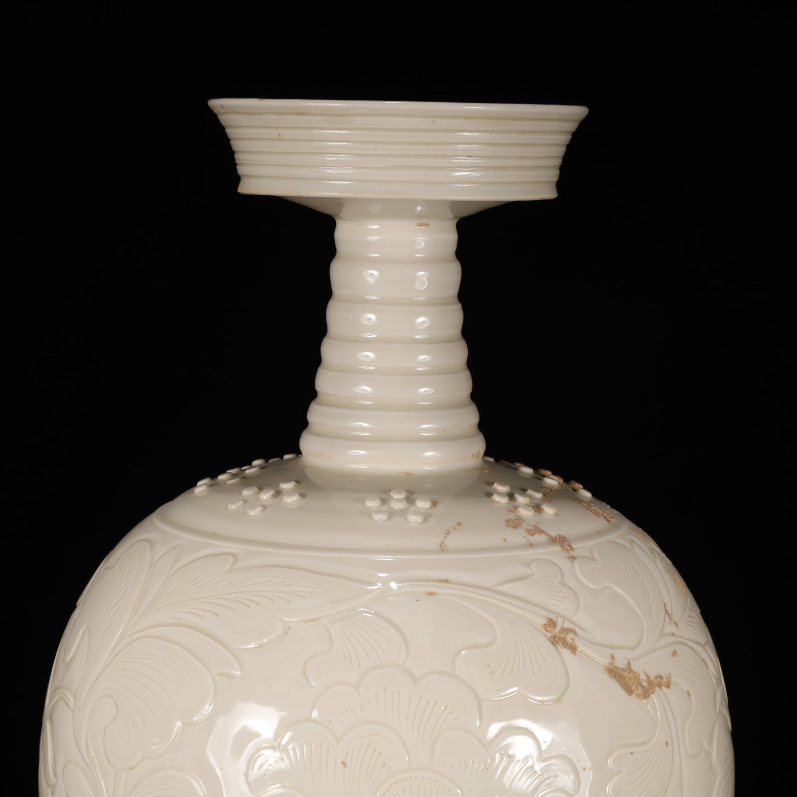 A Rare Ding yao Dragon Pattern Vase - 2