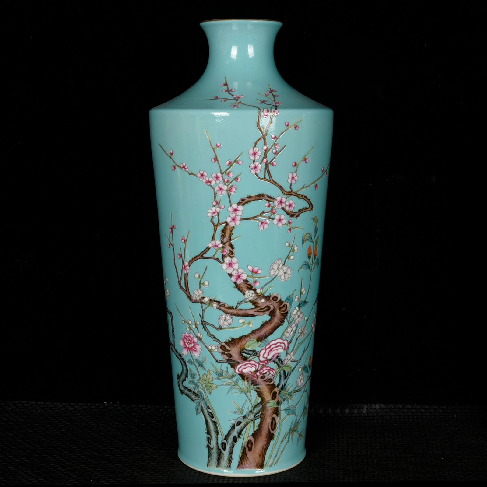 A Rare Turquoise Glazed Enamel Flower Pattern Vase (1 of 8)
