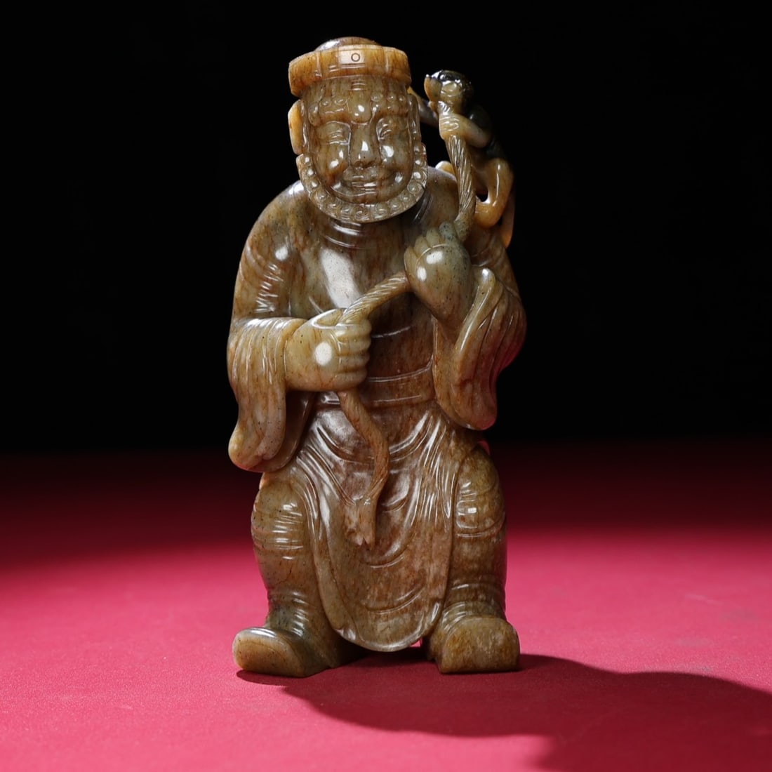 An Exquisite Archaic Jade Figure Ornament: An Exquisite Archaic Jade Figure Ornament,Ancient Time,China,Size:6.4inx3.1inx2.1in,Weight:872g 高古玉人物摆件,中国远古时期