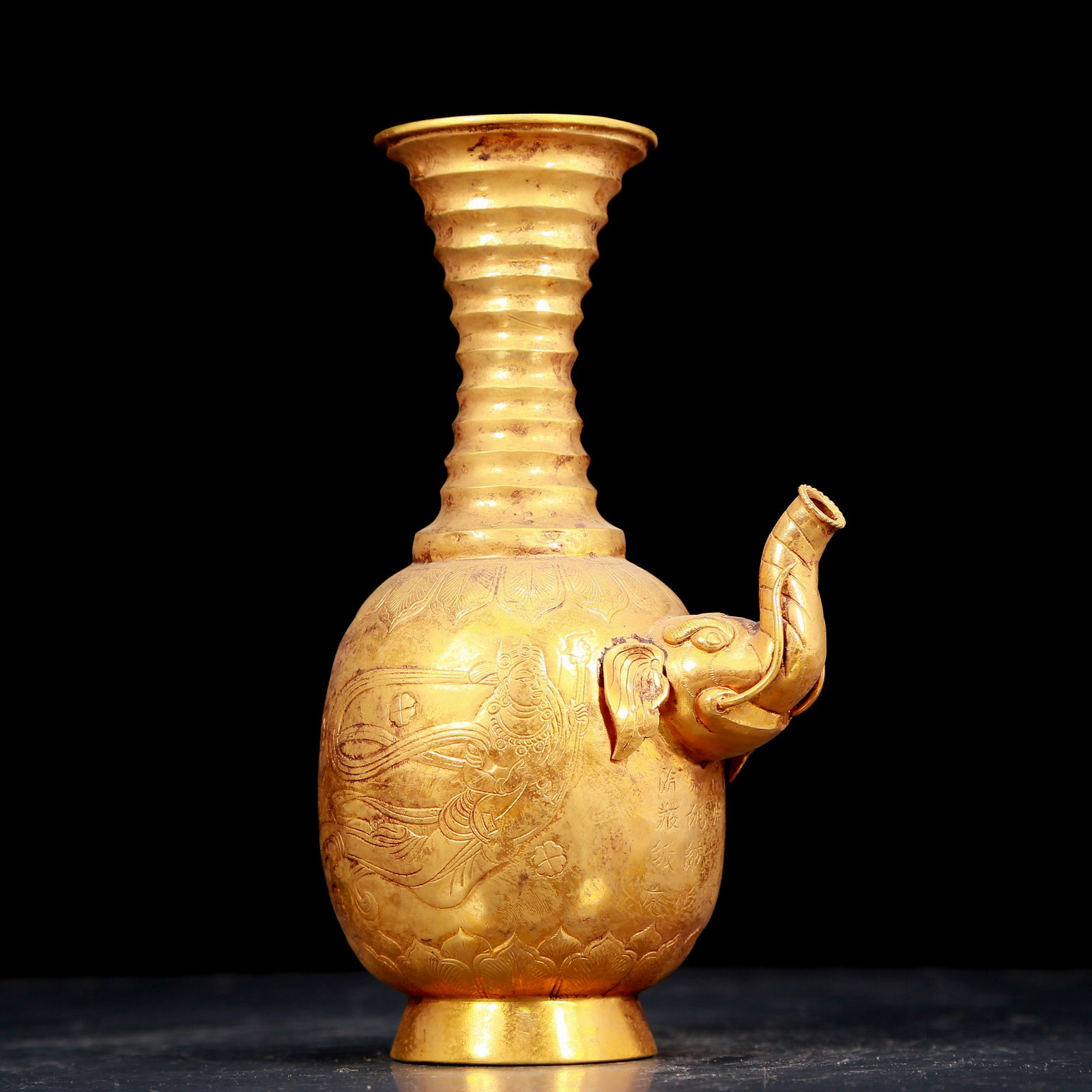 An exquisite gilt bronze figure pot - 7