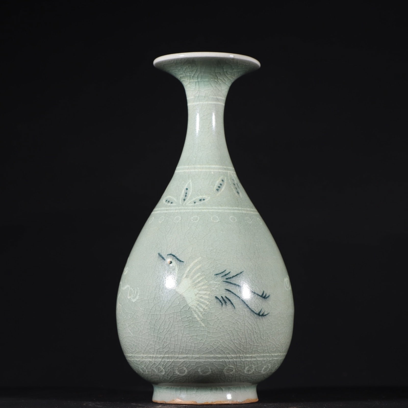 An Exquisite Celadon Crane Pattern Vase - 6