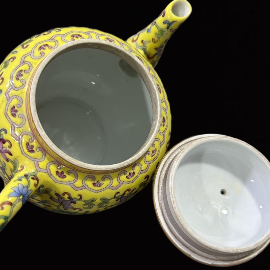 An Exquisite Enamel Lotus Pattern Pot - 5