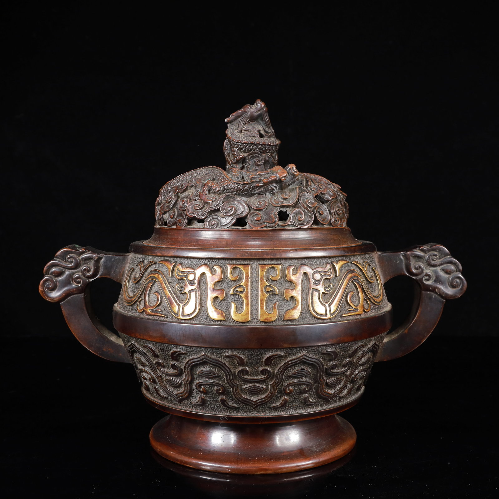 A Rare Gilt Bronze Auspicious Cloud and Dragon Pattern Double-Ears Censer: A Rare Gilt Bronze Auspicious Cloud and Dragon Pattern Double-Ears Censer,Ming Dynasty,China,Xuande Six-character Mark,Size:10.2inx6.3inx8.7in,Weight:5500g 铜鎏金祥云(