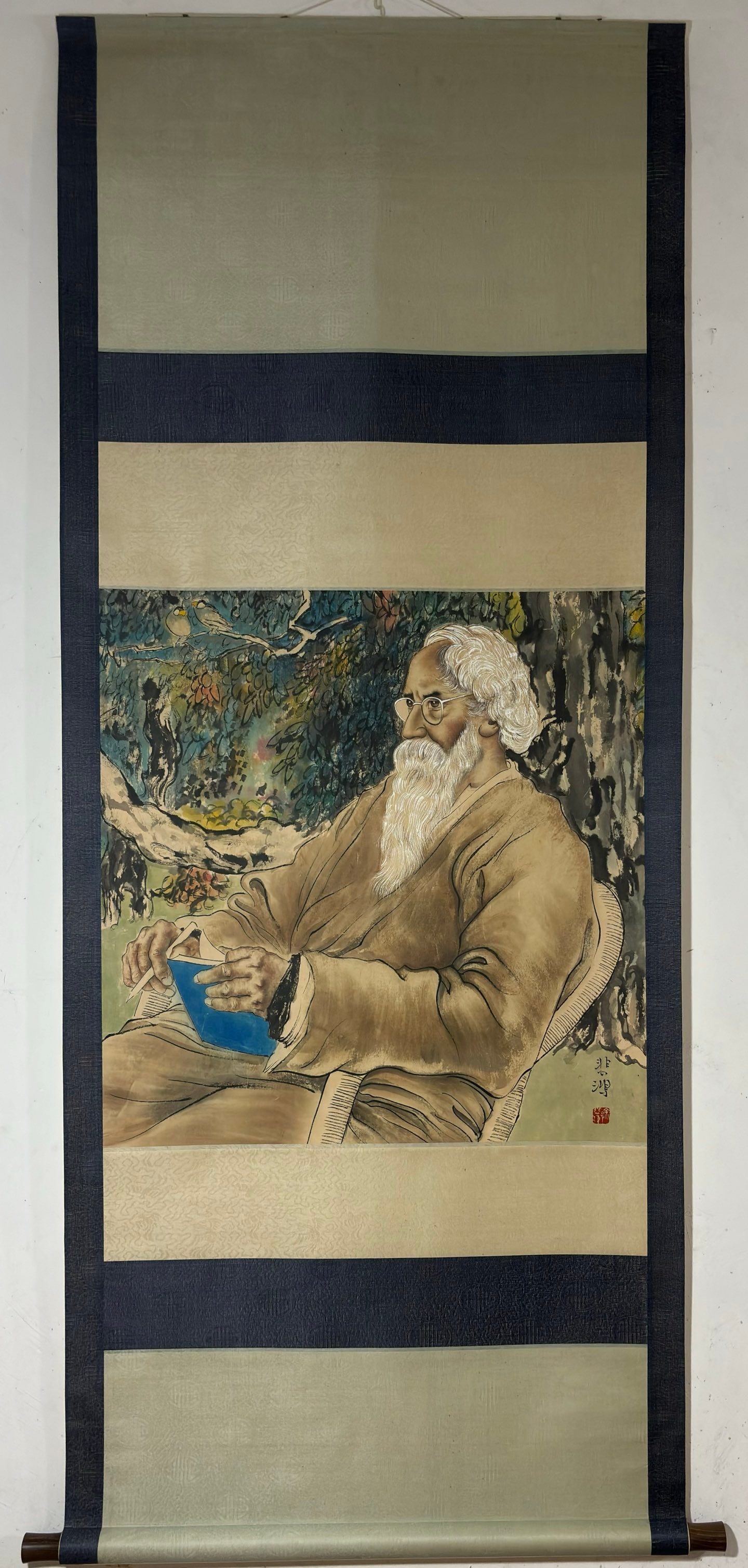 A Chinese Vertical Scroll Ink Painting of Figure on Paper: A Chinese Vertical Scroll Ink Painting of Figure on Paper,Xu Beihong,Size:26.4inx26in 一幅中国水墨人物画立轴,徐悲鸿