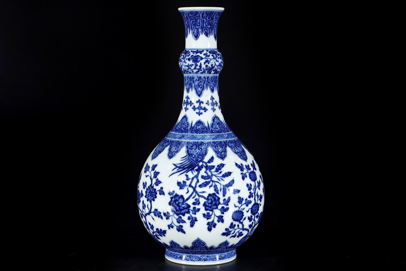 A Rare Blue and White Flower Pattern Vase (1 of 9)
