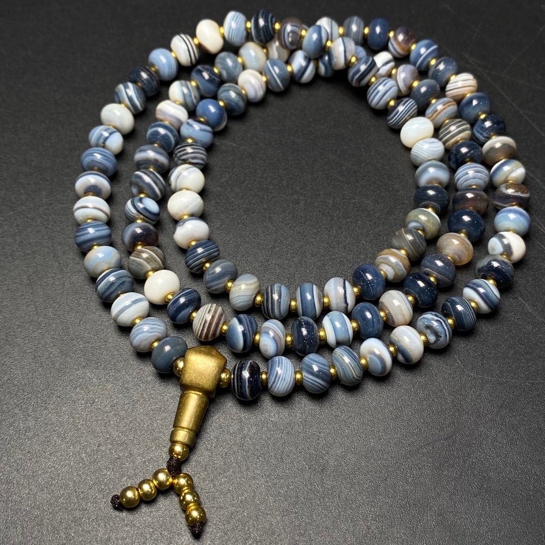 A Precious Agate Necklace - 4