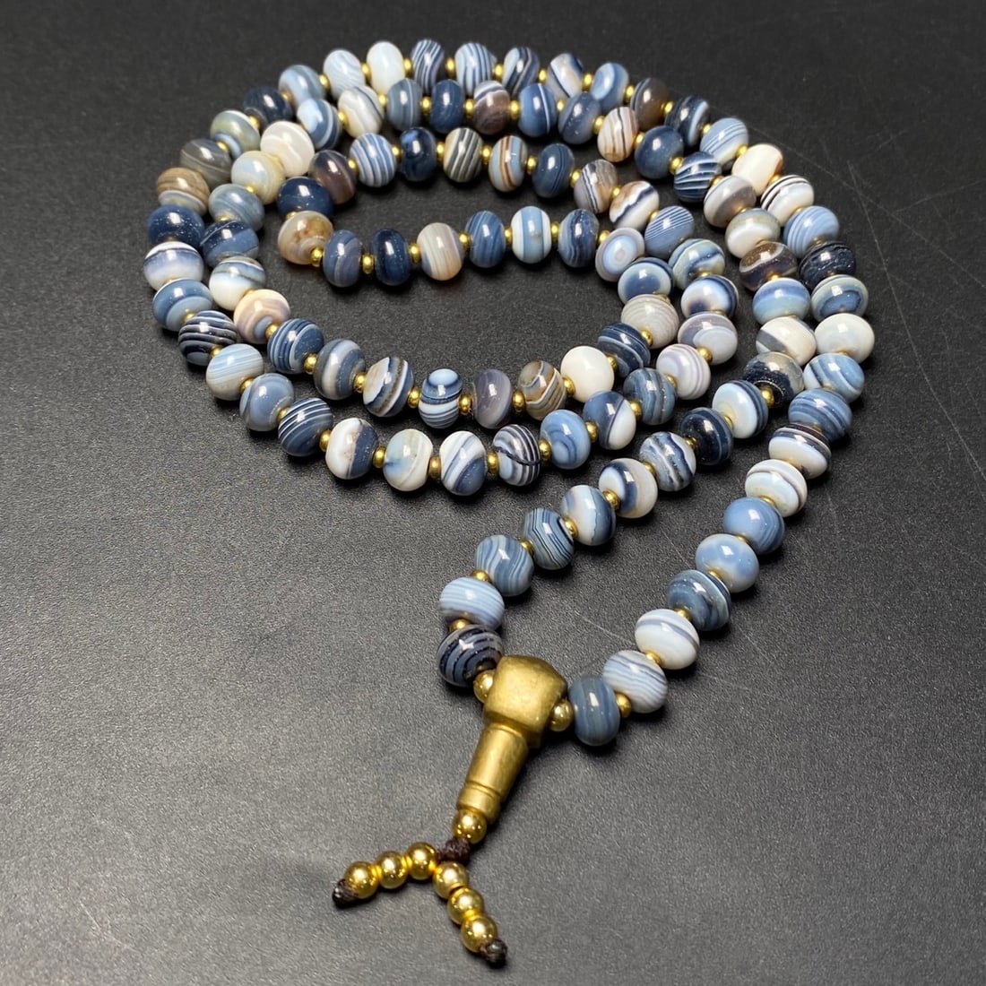 A Precious Agate Necklace - 5