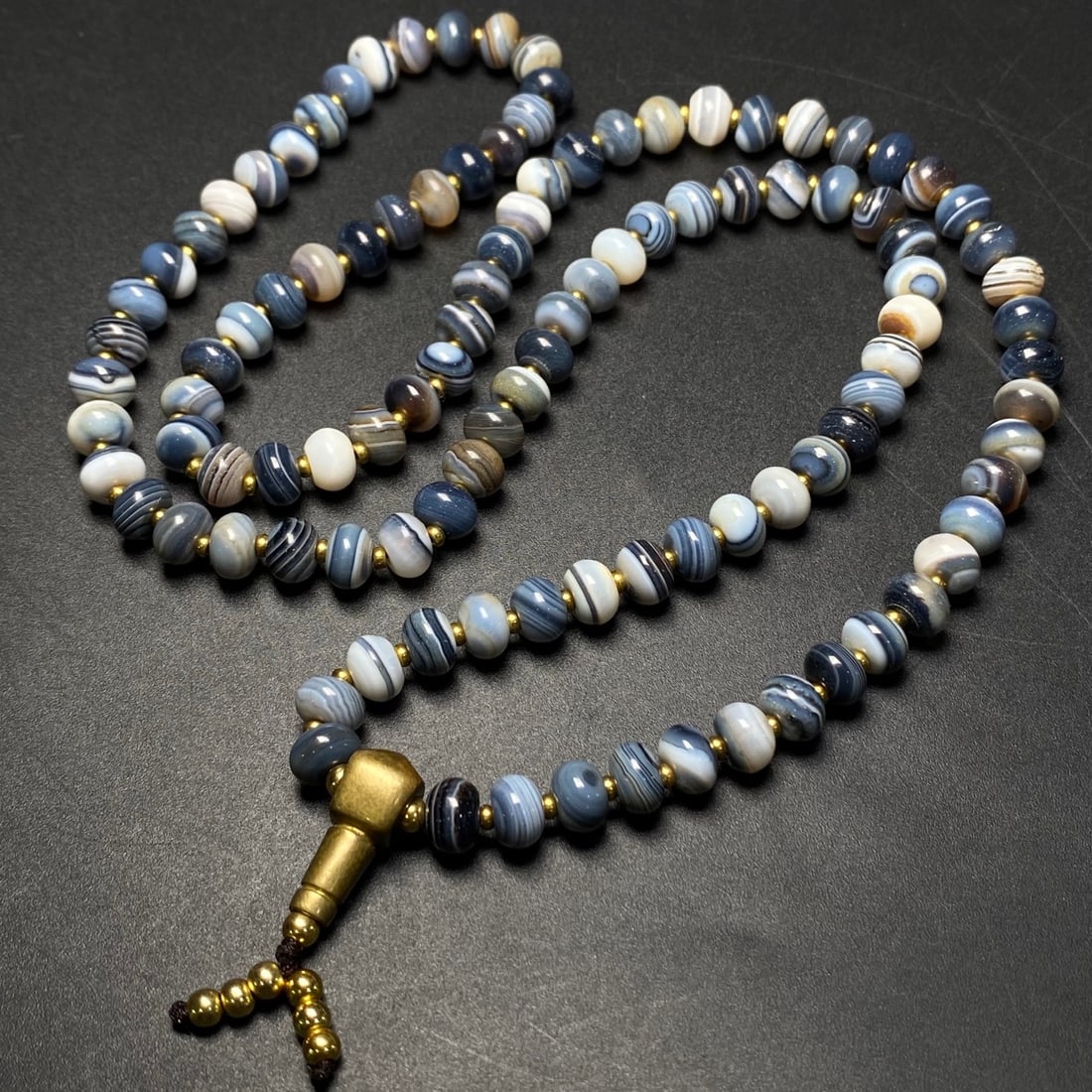 A Precious Agate Necklace - 6