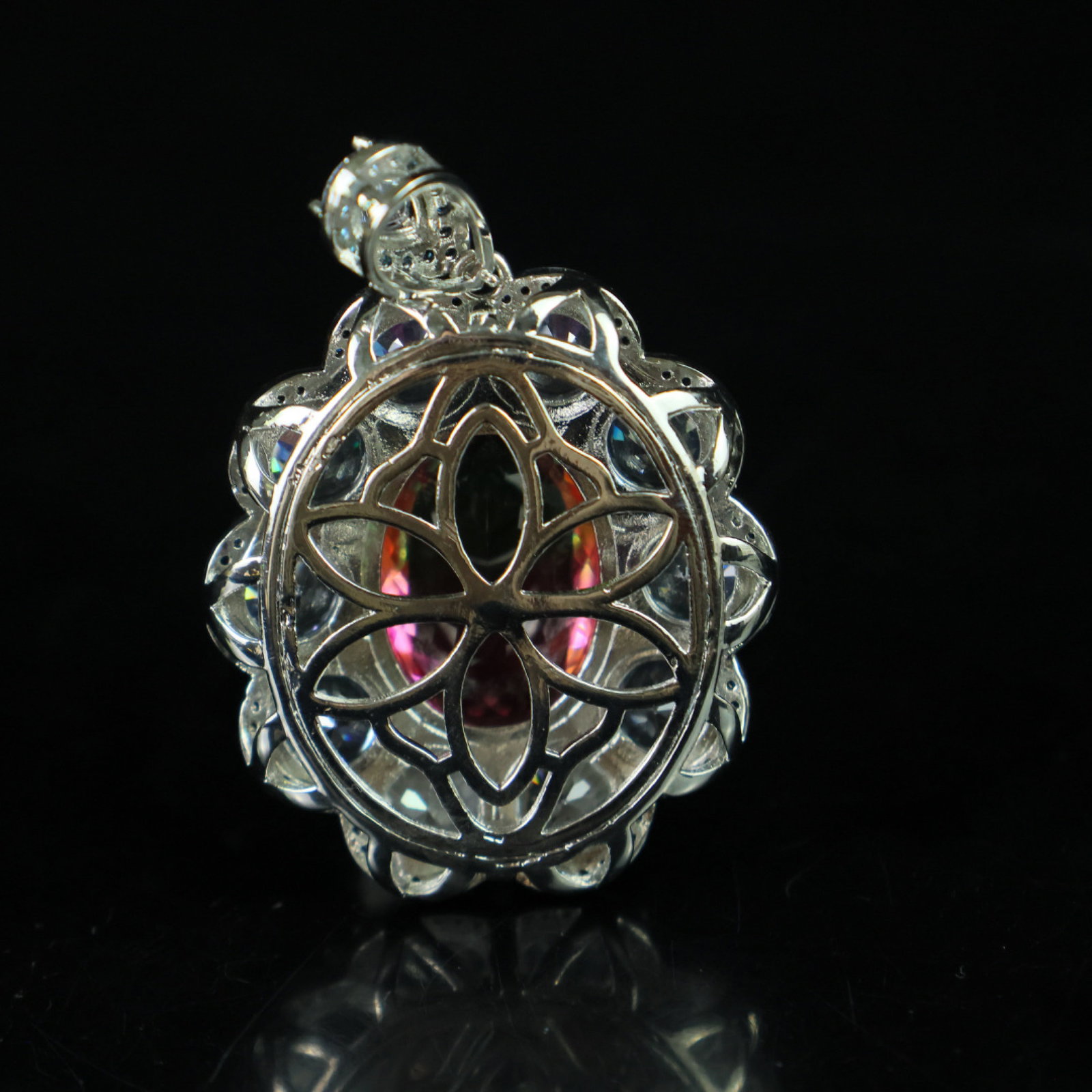 An Exquisite Pendant - 5