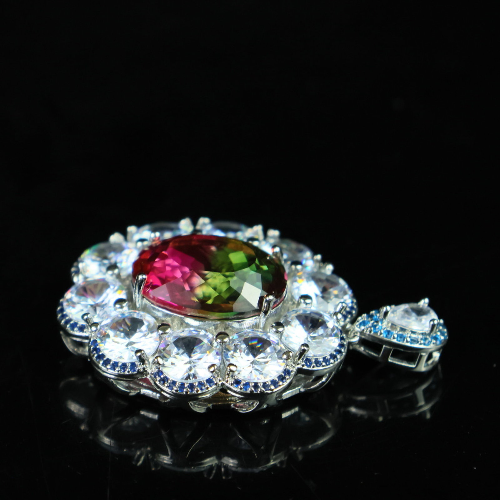 An Exquisite Pendant - 6