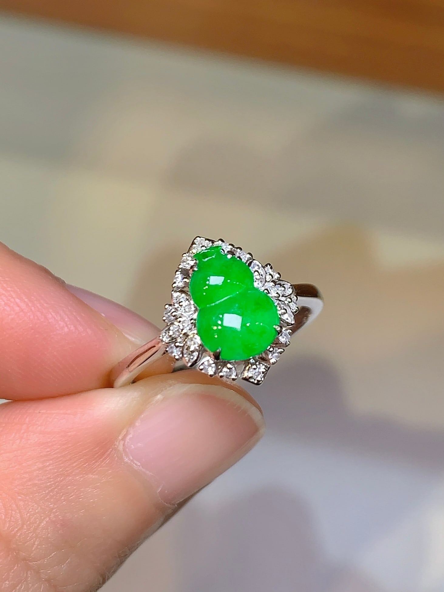 An Exquisite 18k Gold Diamond Inlaid Jadeite Ring: An Exquisite 18k Gold Diamond Inlaid Jadeite Ring,Size(Loose Stone):0.3inx0.2inx0.1in #13 18k金钻镶嵌翡翠戒指