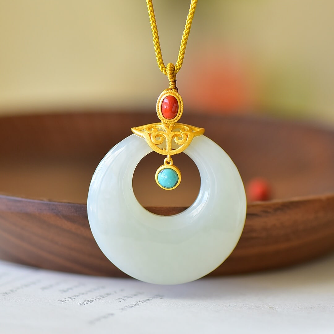 An Exquisite Sterling Silver-Gold Plated Inlaid White Jade Pendant: An Exquisite Sterling Silver-Gold Plated Inlaid White Jade Pendant,Size:1.6inx1.6in 纯银镀金镶白玉吊坠