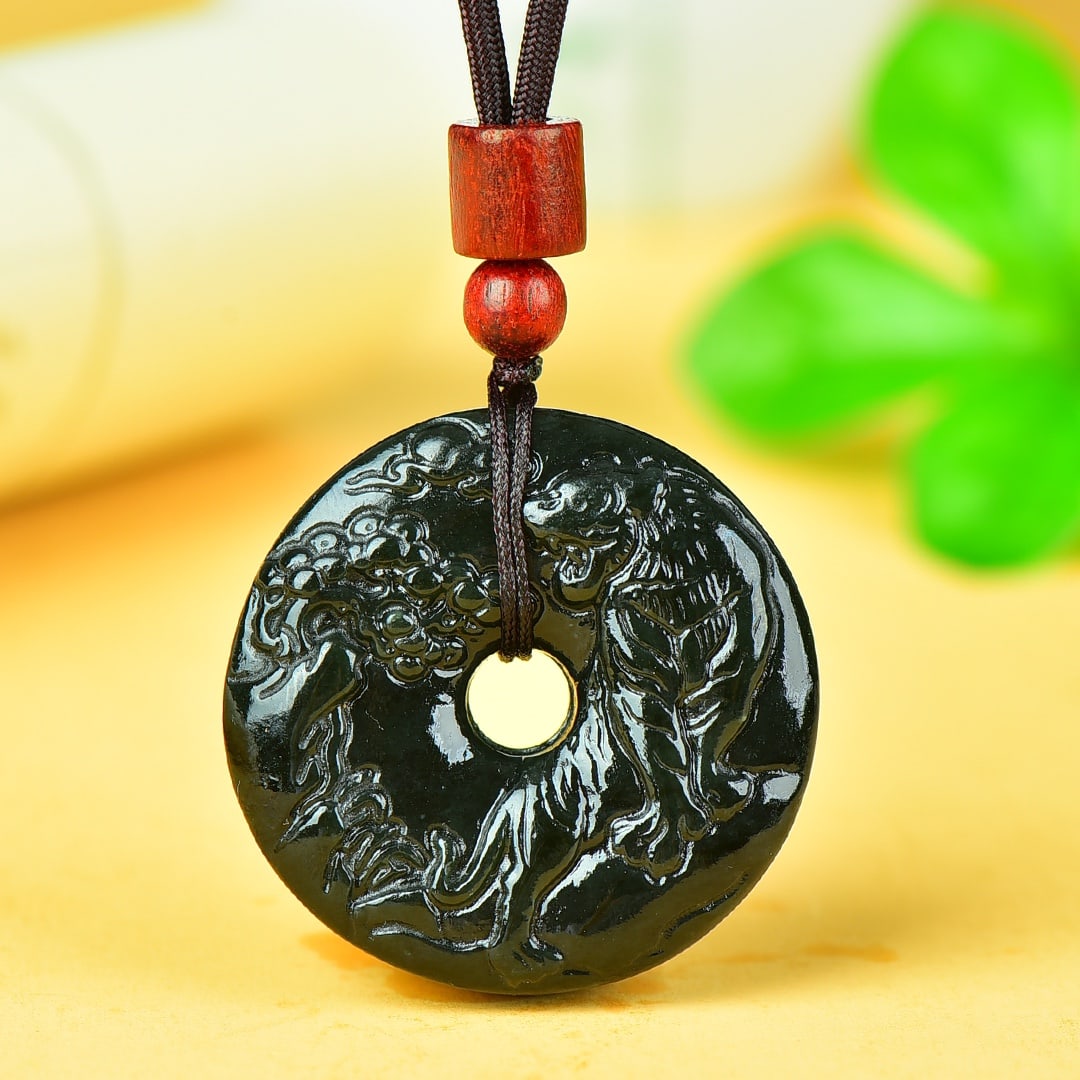 An Exquisite Jasper Tiger Pattern Pendant: An Exquisite Jasper Tiger Pattern Pendant,Size:1.4inx1.4in 碧玉虎纹挂件