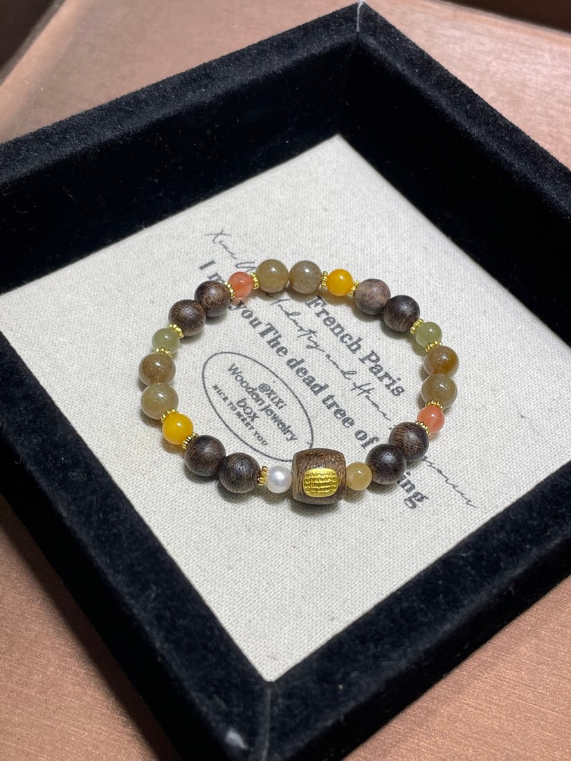 An Exquisite Agarwood With Greenish Jade Bracelet: An Exquisite Agarwood With Greenish Jade Bracelet,Size:0.3in 沉香配青玉手串