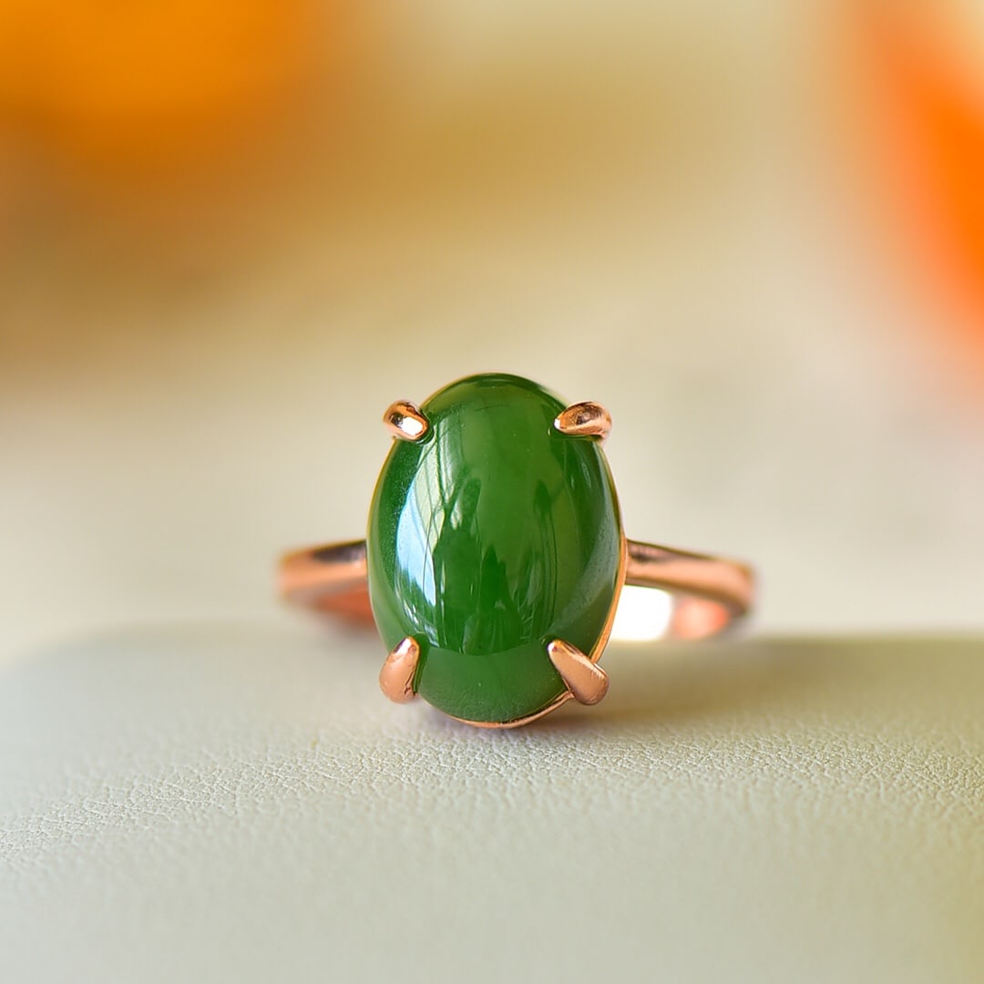 An Exquisite Sterling Silver-Gold Plated Inlaid Jasper Ring: An Exquisite Sterling Silver-Gold Plated Inlaid Jasper Ring 纯银镀金镶碧玉戒指