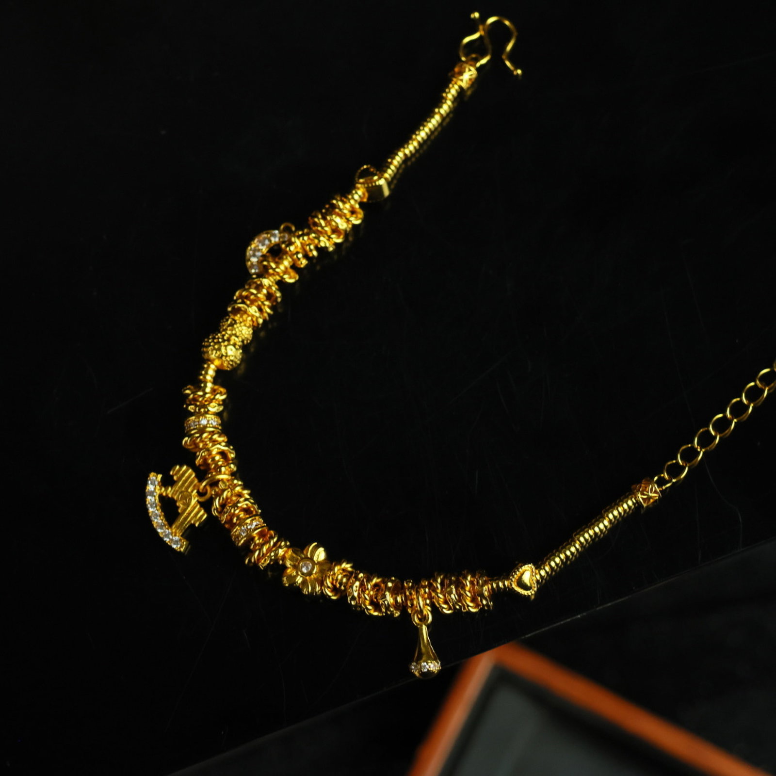 An Exquisite Bracelet - 4