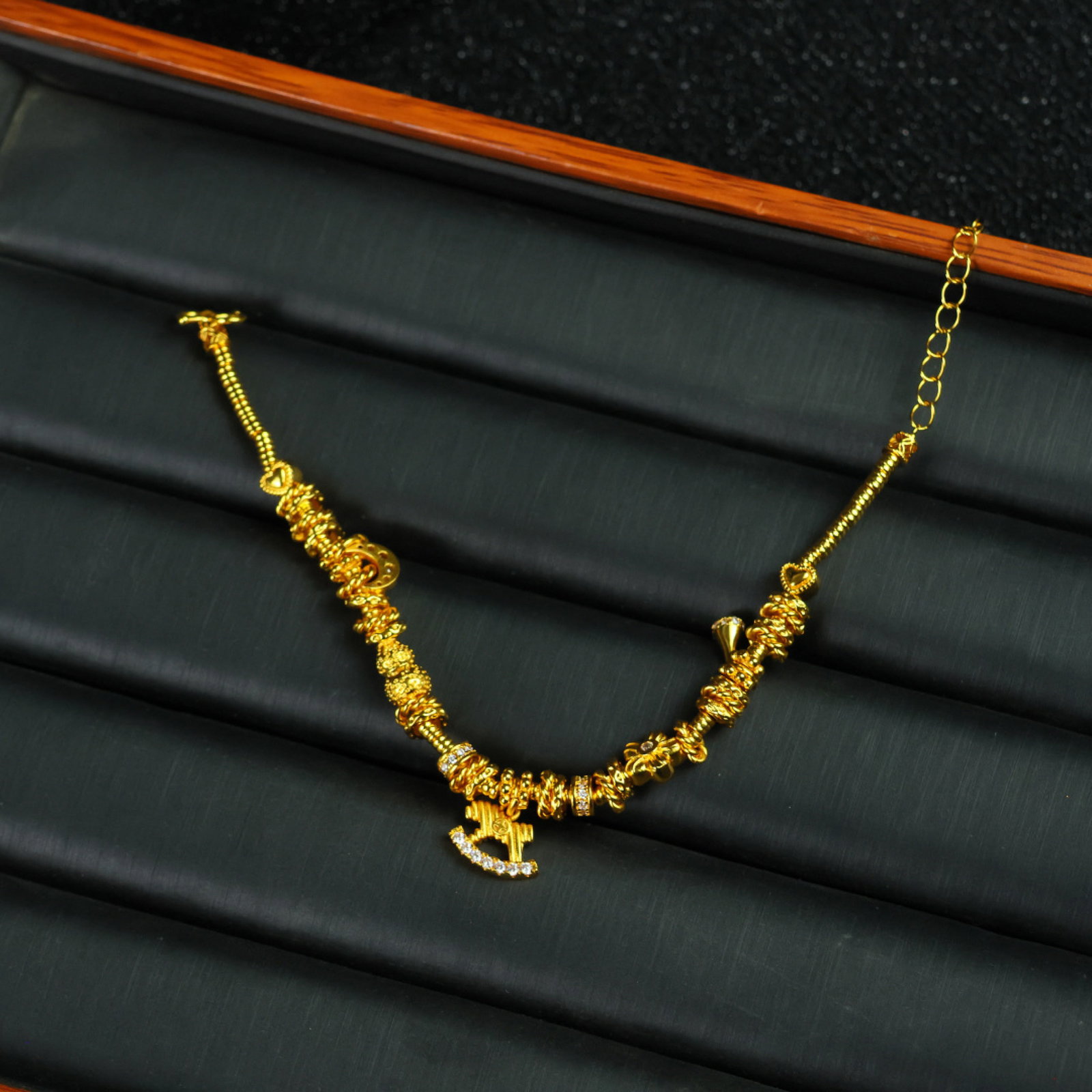 An Exquisite Bracelet - 5